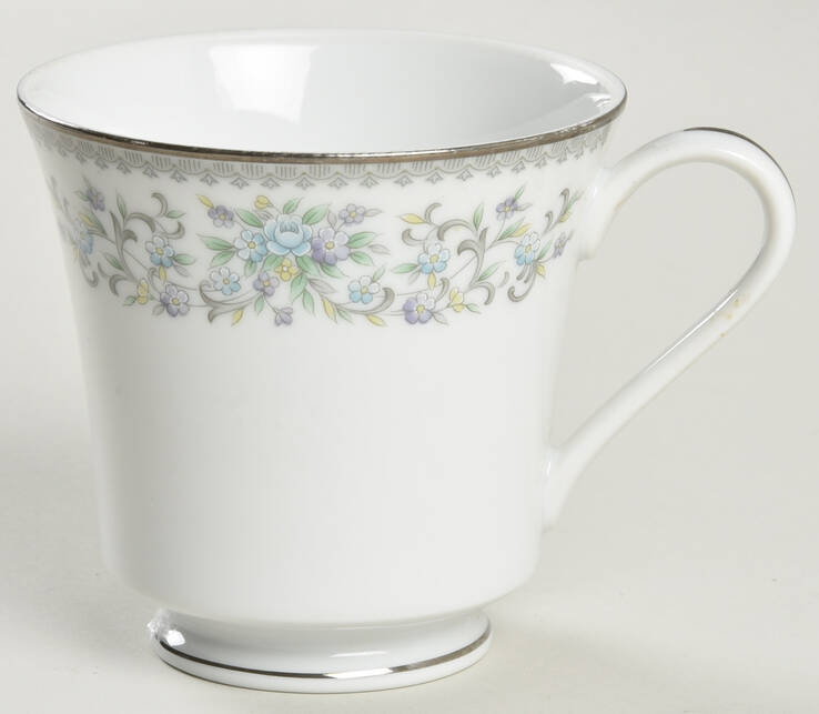 Lynwood Footed Cup
