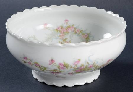 OSG128 Cranberry Bowl by Oscar & Edgar Gutherz