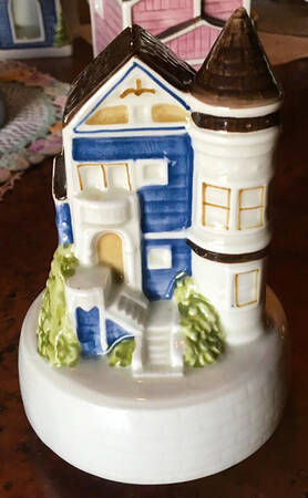 Victorian House Musical Figurine