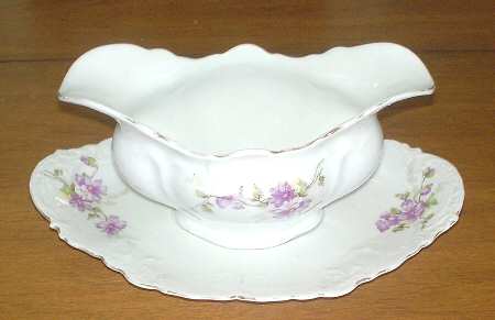 OSG215 Gravy Boat & Underplate