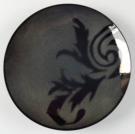 Solare Damask Scroll by Oneida