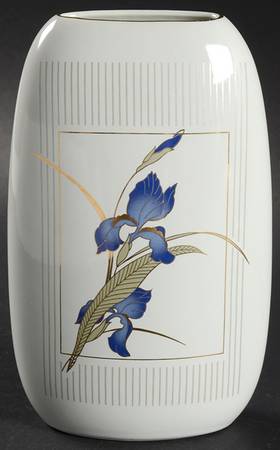 Grand Iris 7" Vase