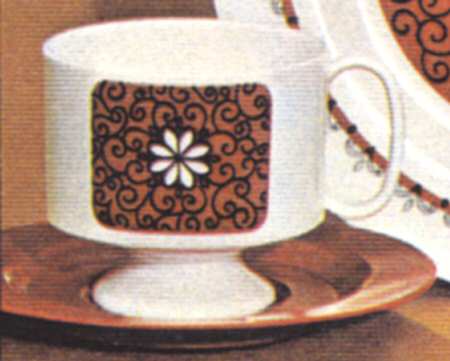 Dubonnet Footed Cup & Saucer Set