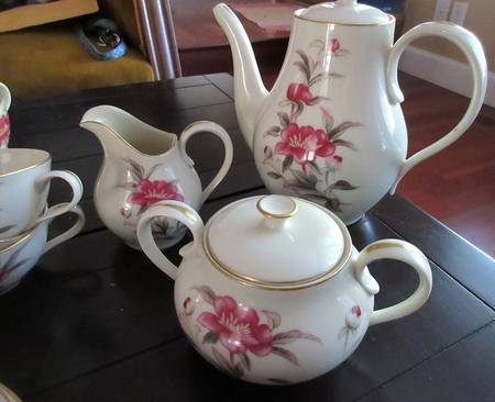 Peony Teapot & Lid