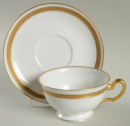 OKU18 Footed Cup & Saucer Set