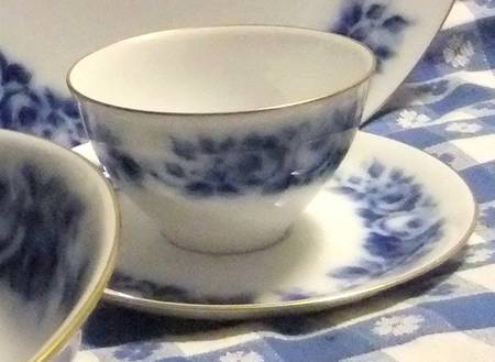 OKU19 Flat Cup & Saucer Set
