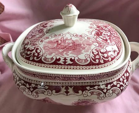 Cambridge Old England Maroon Oval Covered Vegetable