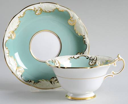 21293 Footed Cup & Saucer Set