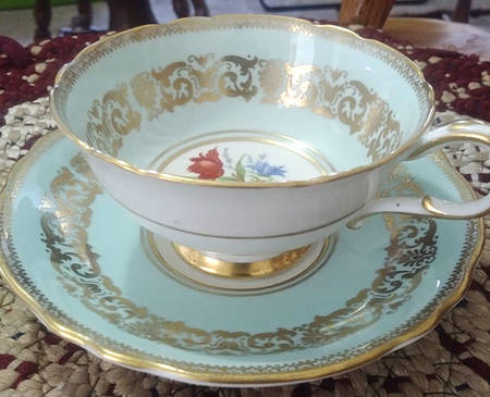 A183-1 Footed Cup & Saucer Set