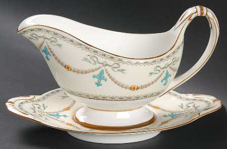Beaupre Gravy Boat with Attached Underplate