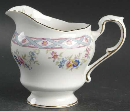 Bow Creamer