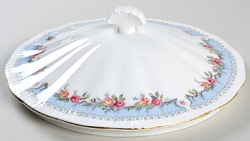 Bridesmaid Lid for Round Vegetable
