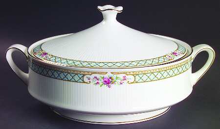 Burford Round Covered Vegetable