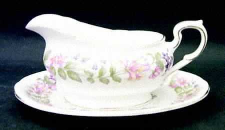 Country Lane (Scalloped Flat Rim) Gravy Boat & Underplate