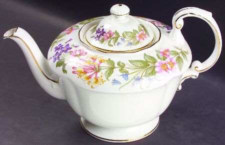 Country Lane (Scalloped Flat Rim) Teapot & Lid