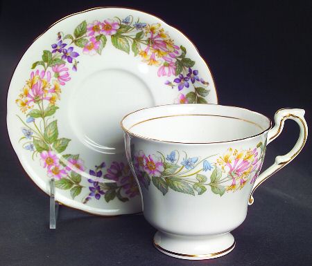 Country Lane (Scalloped Flat Rim) Oversized Cup & Saucer Set