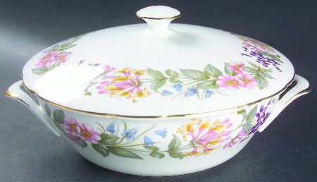 Country Lane (Scalloped Flat Rim) Round Covered Vegetable