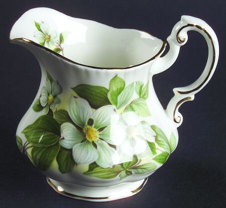 Dogwood Mini Creamer
