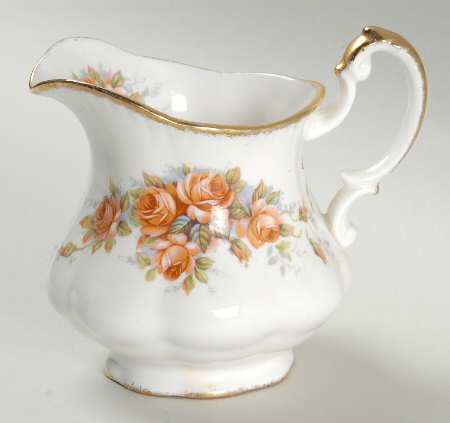 Elizabeth Rose Mini Creamer