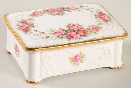 Elizabeth Rose Cigarette Box & Lid