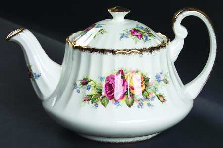 Grandma Roses Teapot & Lid