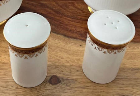 Holyrood Red (Smooth, No Flowers) Salt & Pepper Set