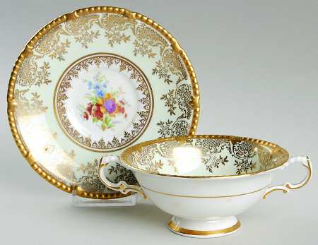 Hyde Park Footed Cream Soup Bowl & Saucer Set