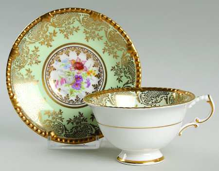 Hyde Park Footed Cup & Saucer Set