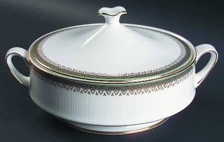 Kensington Round Covered Vegetable