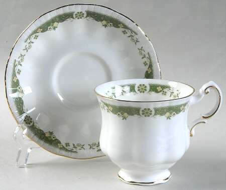 Lynwood Footed Cup & Saucer Set