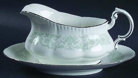 Melanie Gravy Boat & Underplate