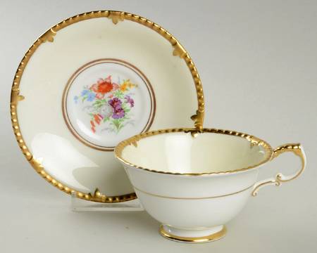 Park Lane Footed Cup & Saucer Set