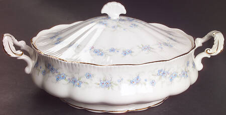 Petit Fleurs Round Covered Vegetable