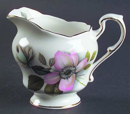 Pompadour Creamer