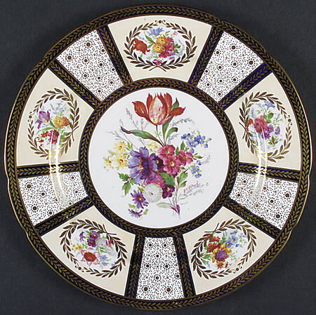 8902 (Scalloped) Large Dinner Plate