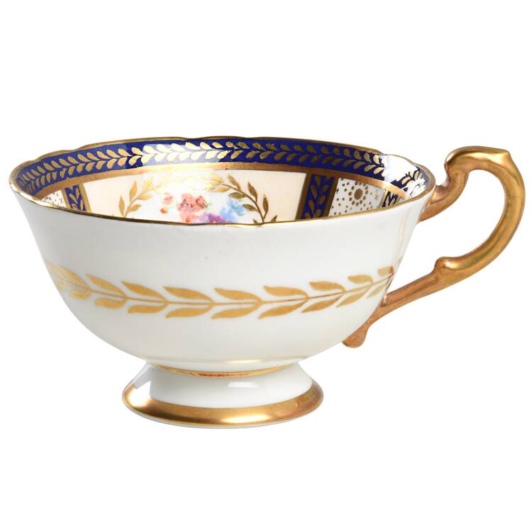 8902 (Scalloped) Footed Cup