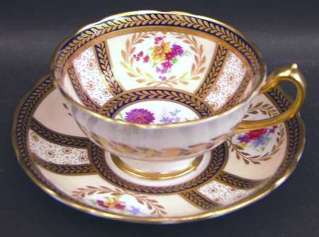8902 (Scalloped) Footed Cup & Saucer Set