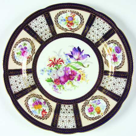 8902 (Scalloped) Dinner Plate