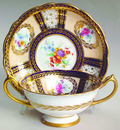 8902 (Scalloped) Footed Bouillon Cup & Saucer