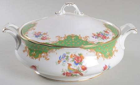 Rockingham Green Round Covered Vegetable