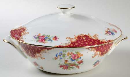 Rockingham Red Round Covered Vegetable