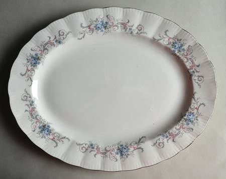 Romance 15" Oval Serving Platter