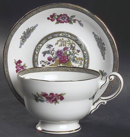 Tree of Kashmir (Gold Trim, Scalloped) Oversized Cup & Saucer Set
