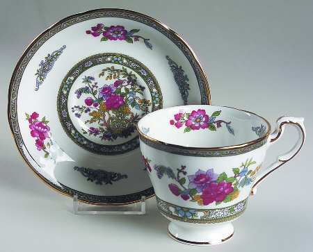 Tree of Kashmir (Gold Trim, Scalloped) Footed Cup & Saucer Set