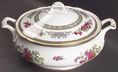 Tree of Kashmir (Gold Trim, Scalloped) Round Covered Vegetable