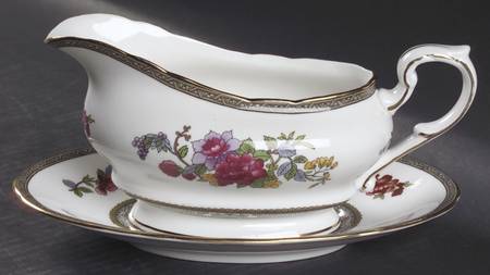 Tree of Kashmir (Gold Trim, Scalloped) Gravy Boat & Underplate