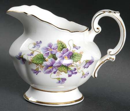 Valentine (Royal Shape) Creamer