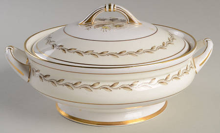 Wildwood Round Covered Vegetable