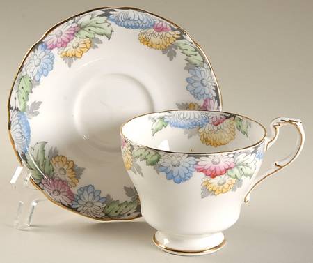 X2490 Footed Cup & Saucer Set