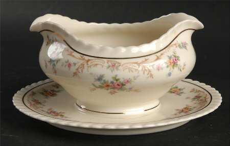 Garden Manor (Cream Background) Gravy Boat with Attached Underplate